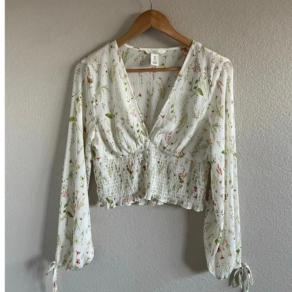 H&M Cropped Vneck Top Smocked Cream Floral Med Feminine Coquette Dainty Cottage - Picture 3 of 9